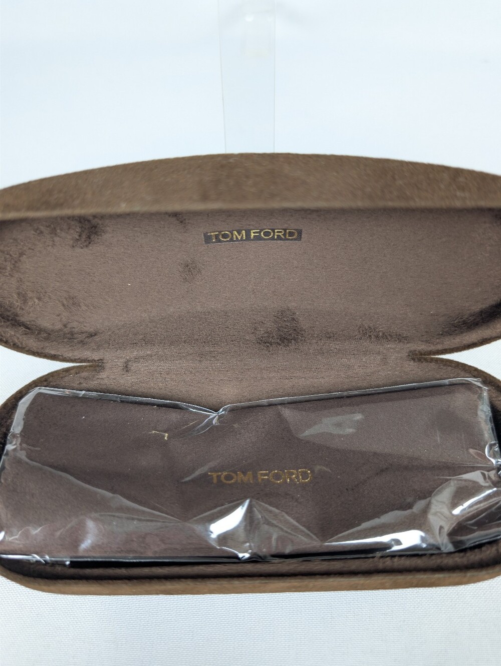 Tom Ford Clamshell Sunglasses Case Brown Velvet OS Unisex Accessories - Picture 3 of 5